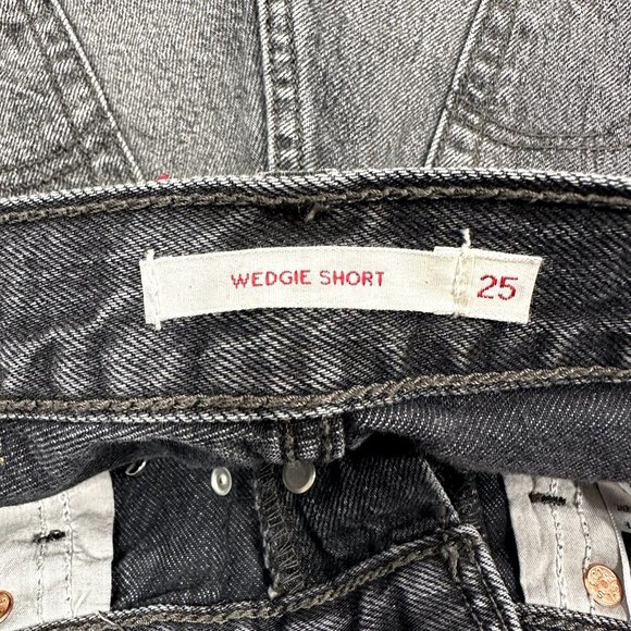 Levi's Wedgie Short in Bling Bling - Picture 8 of 12